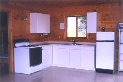 Deluxe Cabins with full kitchens, indoor showers and hot water (#11)